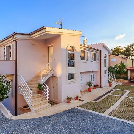 Holiday Home Lola, Sea On A Palm! Heated Pool Trogir Extérieur photo