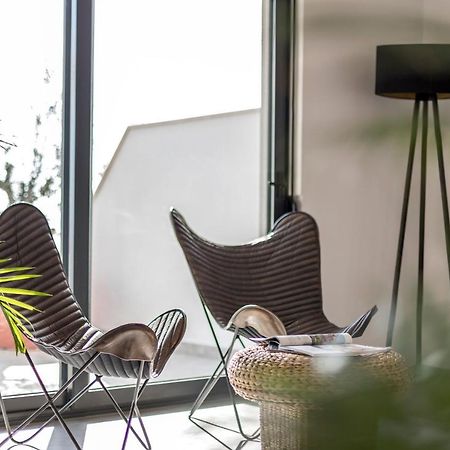 Holiday Home Lola, Sea On A Palm! Heated Pool Trogir Extérieur photo