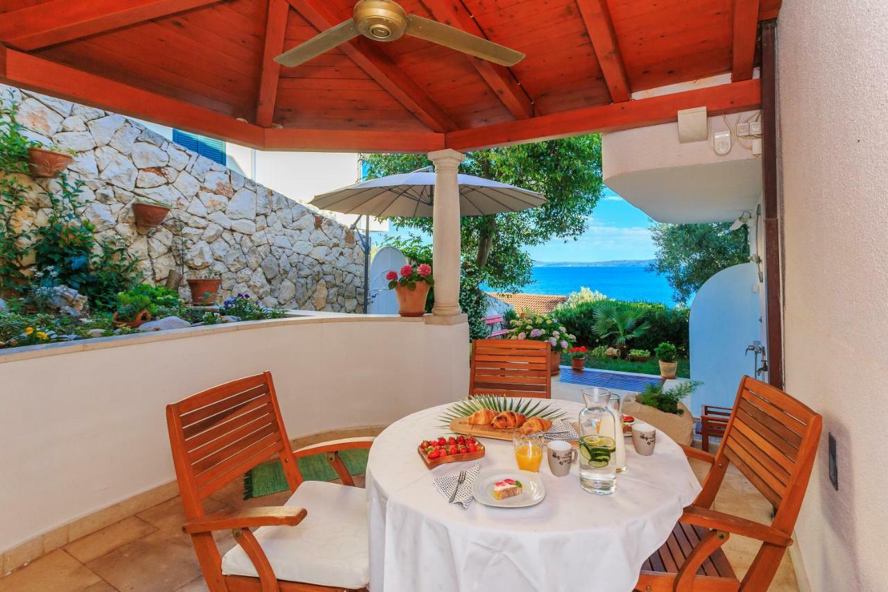 Holiday Home Lola, Sea On A Palm! Heated Pool Trogir Extérieur photo