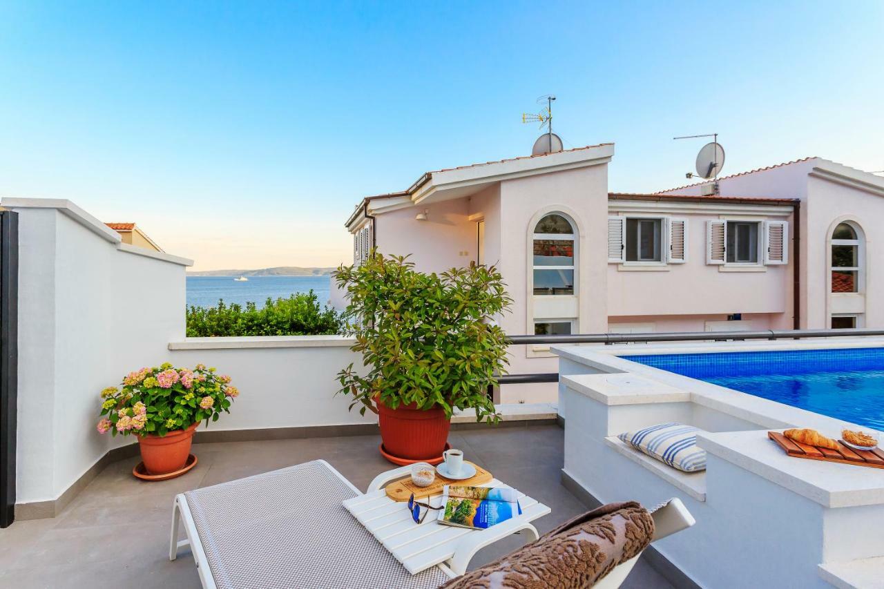 Holiday Home Lola, Sea On A Palm! Heated Pool Trogir Extérieur photo