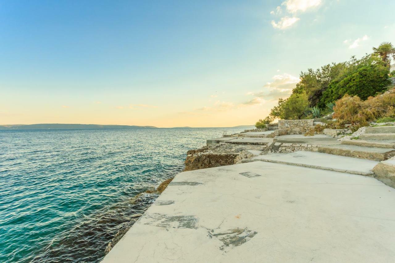 Holiday Home Lola, Sea On A Palm! Heated Pool Trogir Extérieur photo