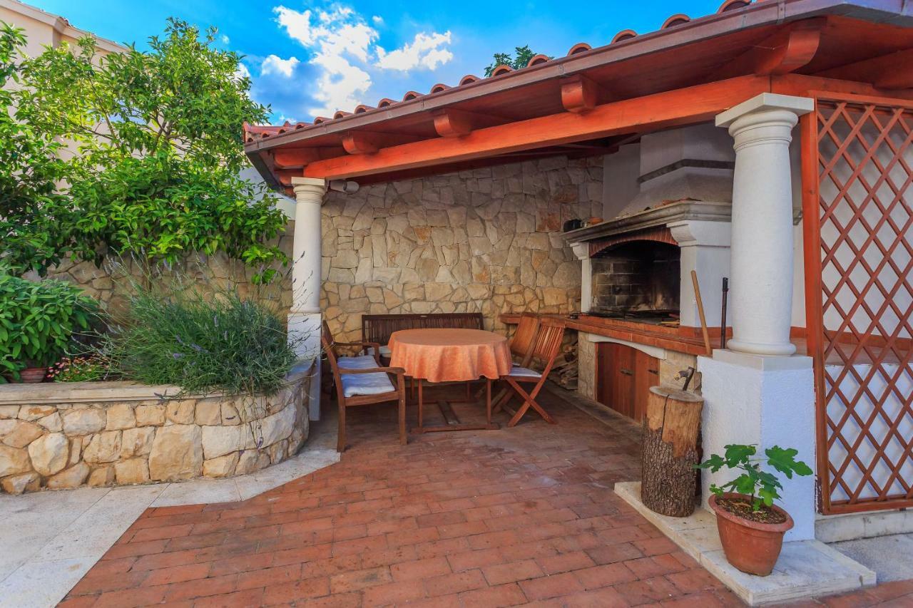 Holiday Home Lola, Sea On A Palm! Heated Pool Trogir Extérieur photo