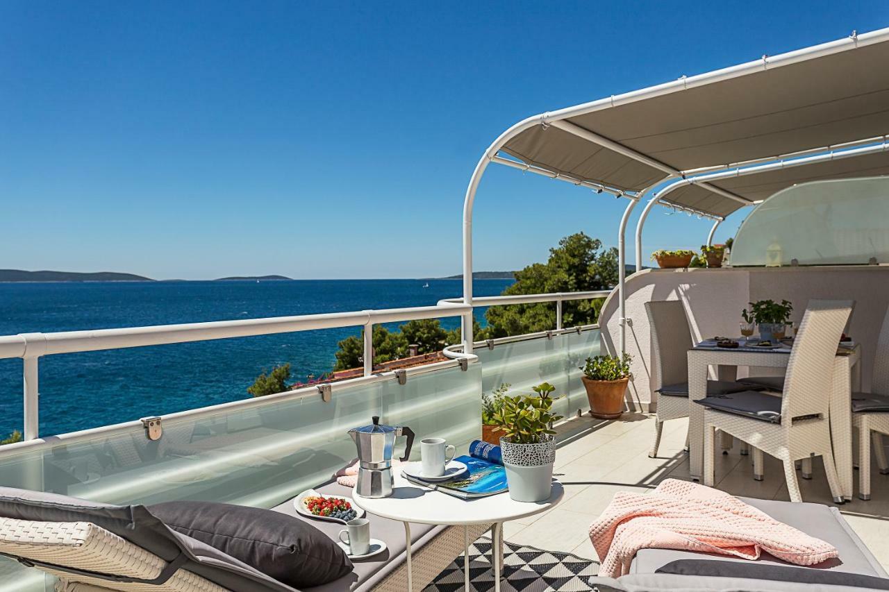 Holiday Home Lola, Sea On A Palm! Heated Pool Trogir Extérieur photo
