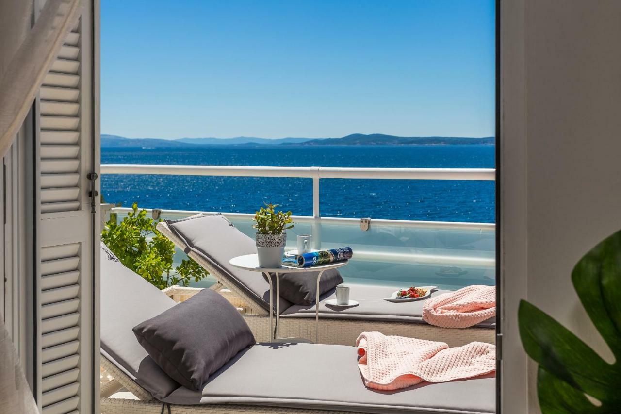 Holiday Home Lola, Sea On A Palm! Heated Pool Trogir Extérieur photo