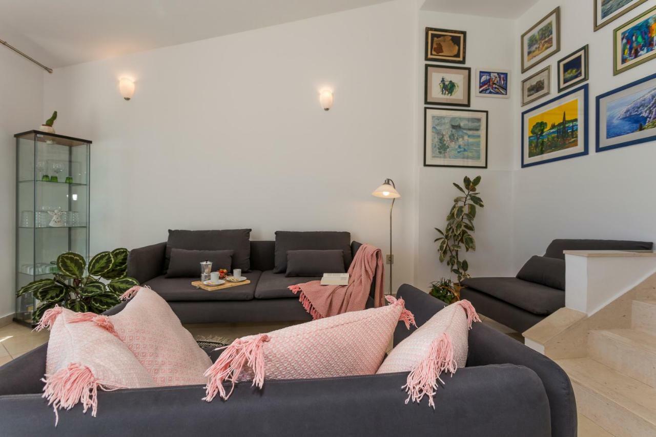 Holiday Home Lola, Sea On A Palm! Heated Pool Trogir Extérieur photo
