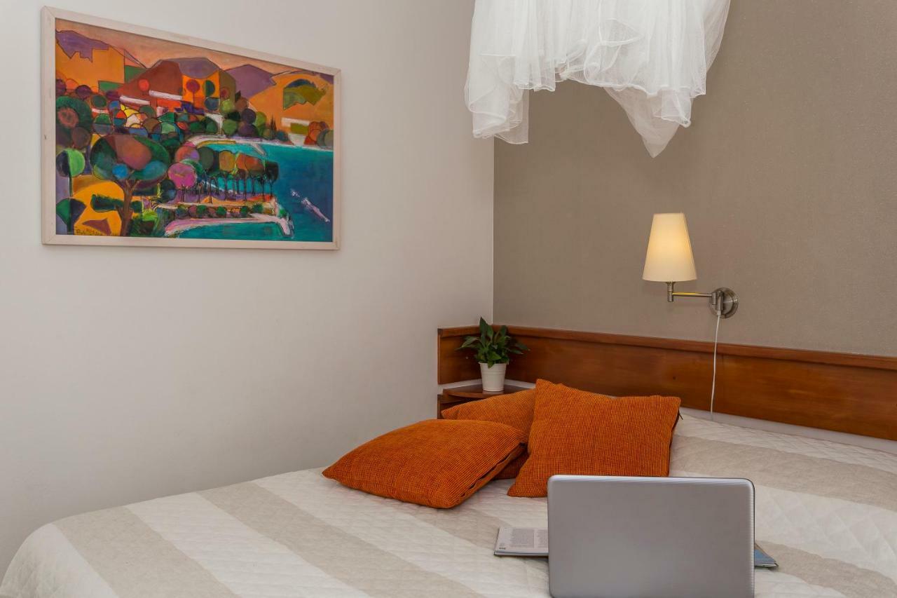 Holiday Home Lola, Sea On A Palm! Heated Pool Trogir Extérieur photo