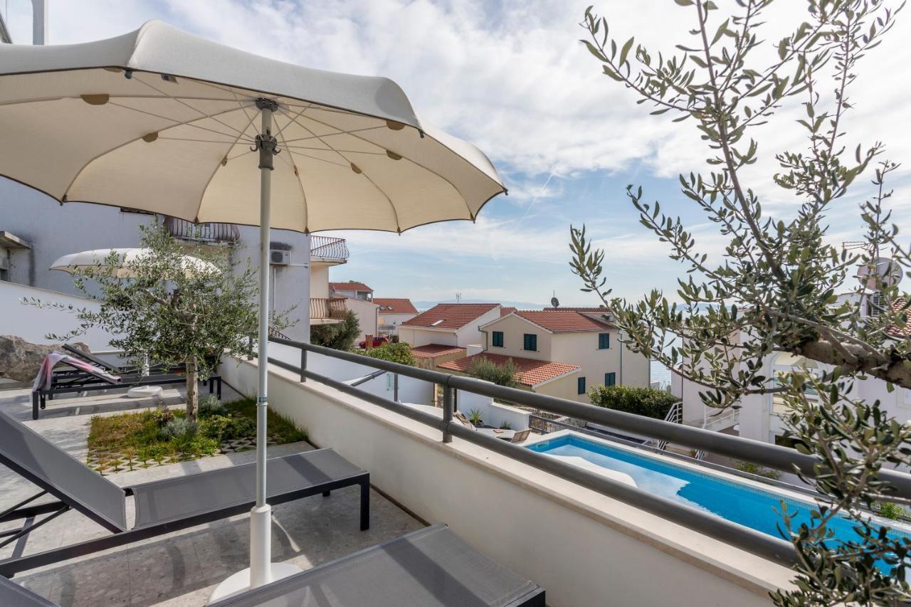 Holiday Home Lola, Sea On A Palm! Heated Pool Trogir Extérieur photo
