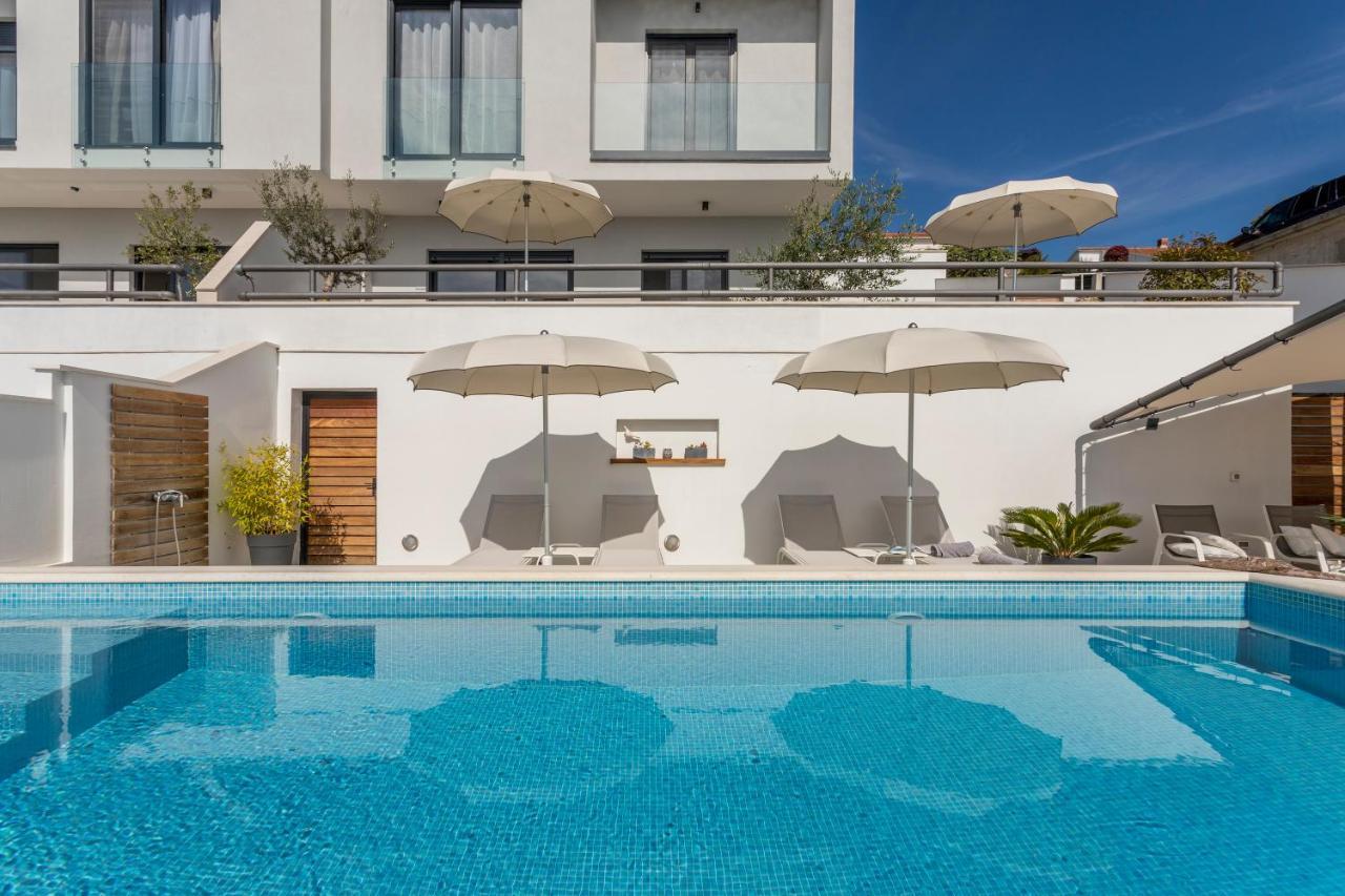 Holiday Home Lola, Sea On A Palm! Heated Pool Trogir Extérieur photo