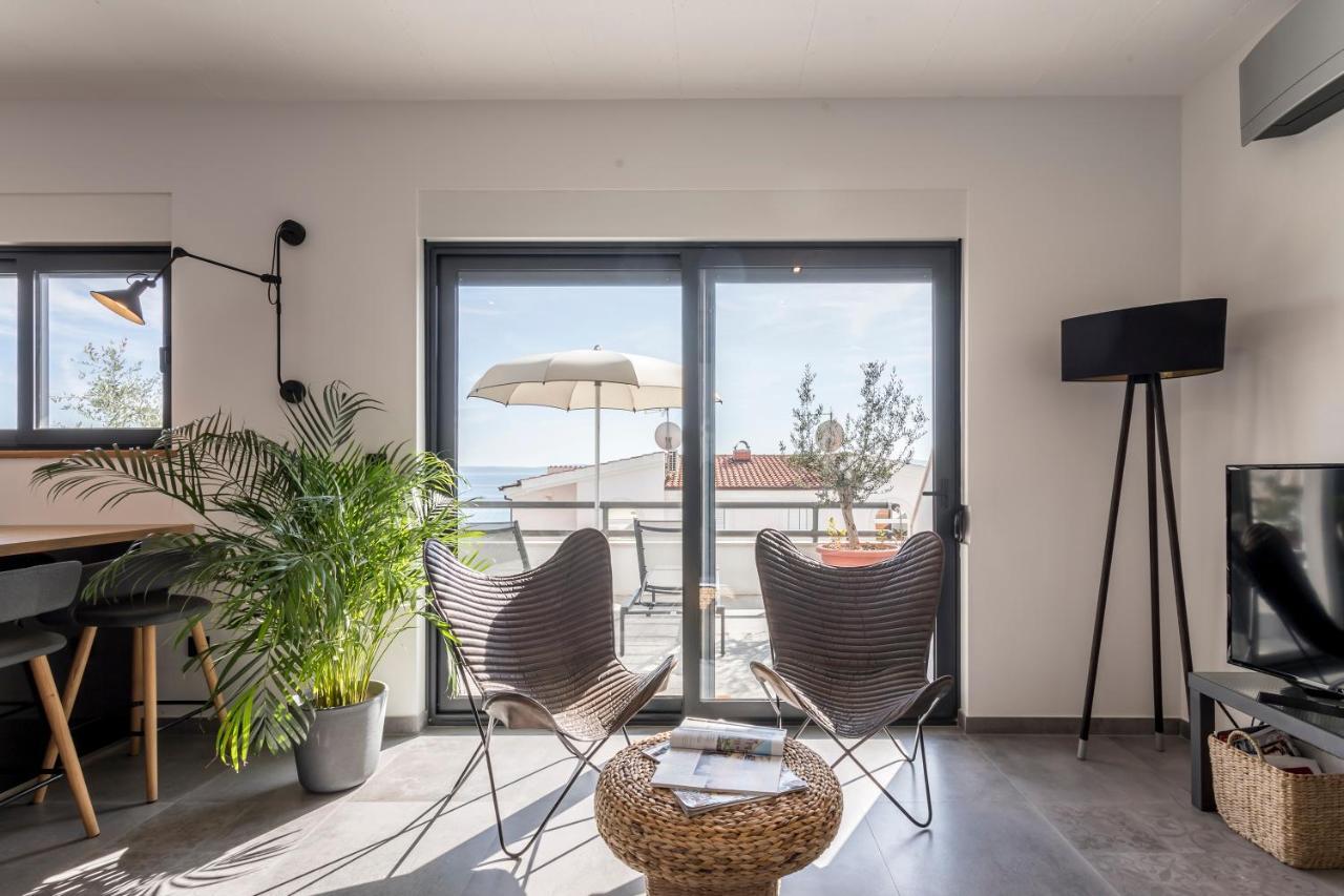 Holiday Home Lola, Sea On A Palm! Heated Pool Trogir Extérieur photo