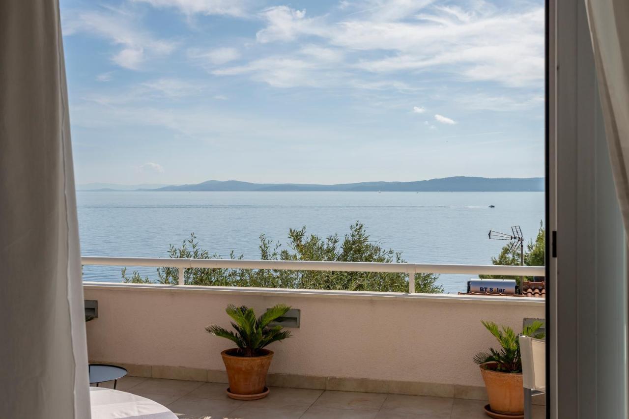 Holiday Home Lola, Sea On A Palm! Heated Pool Trogir Extérieur photo