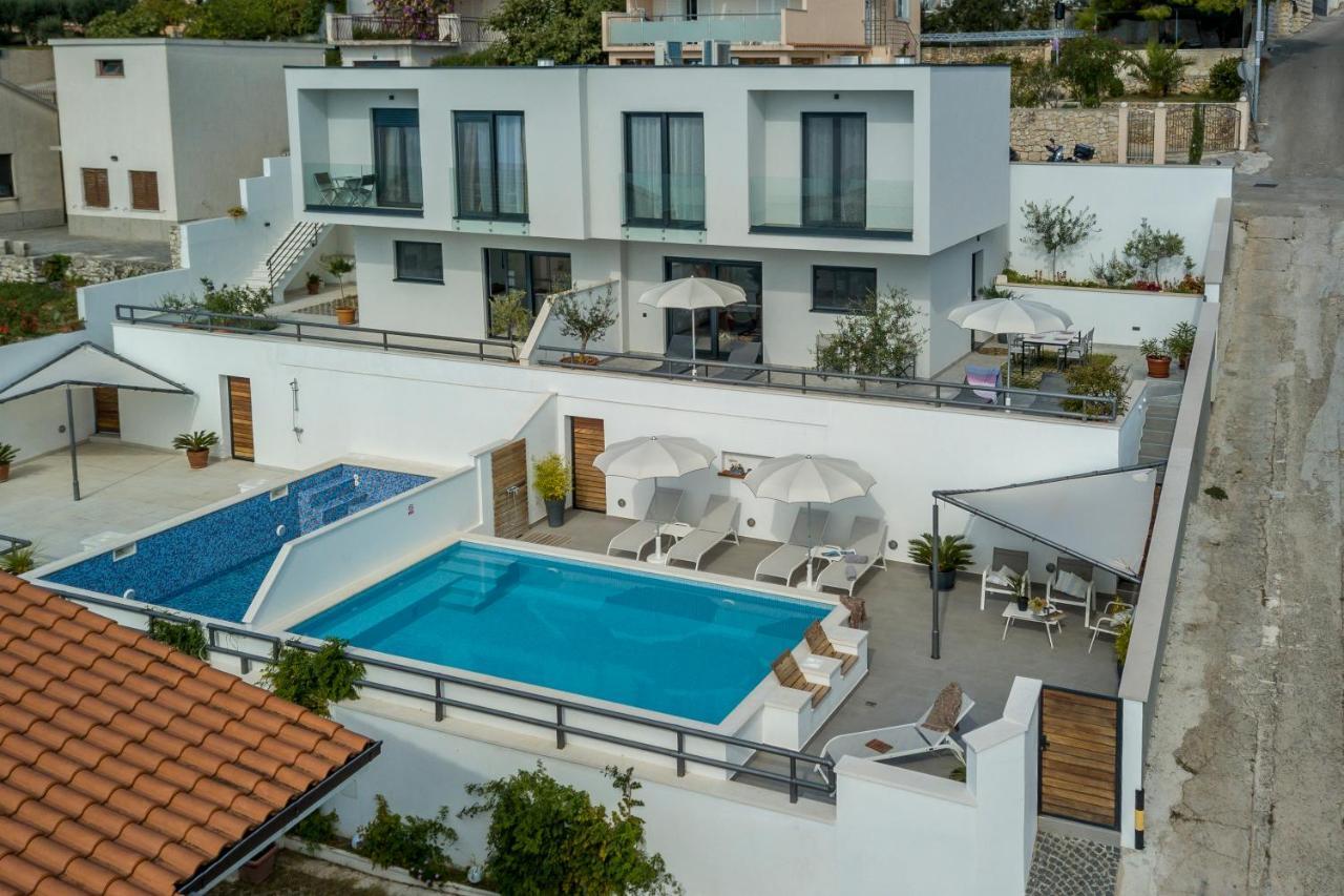 Holiday Home Lola, Sea On A Palm! Heated Pool Trogir Extérieur photo