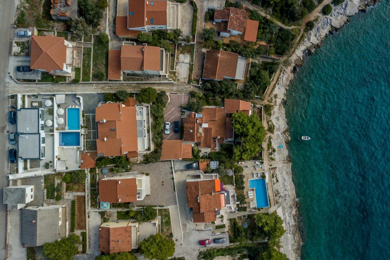 Holiday Home Lola, Sea On A Palm! Heated Pool Trogir Extérieur photo